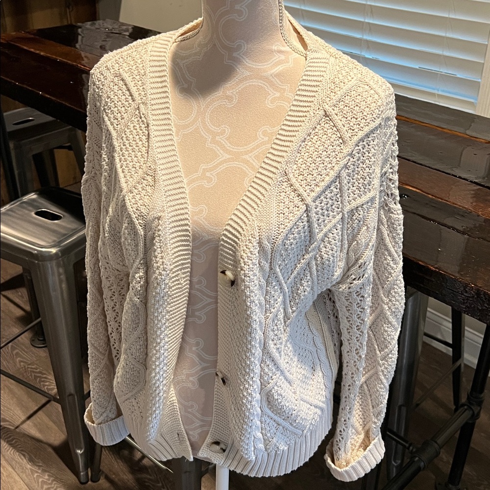 Evereve Cream Cable Knit Button Cardigan